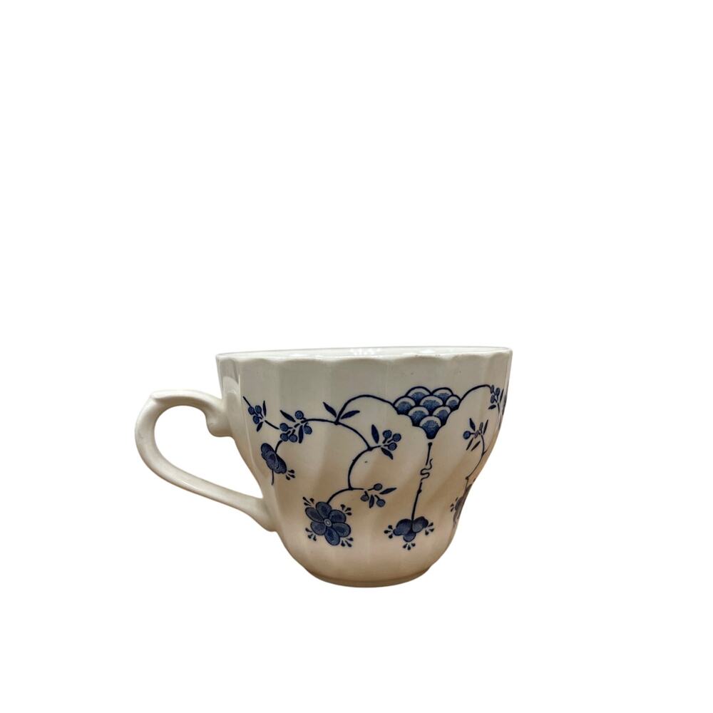 Blue and white teacup.
